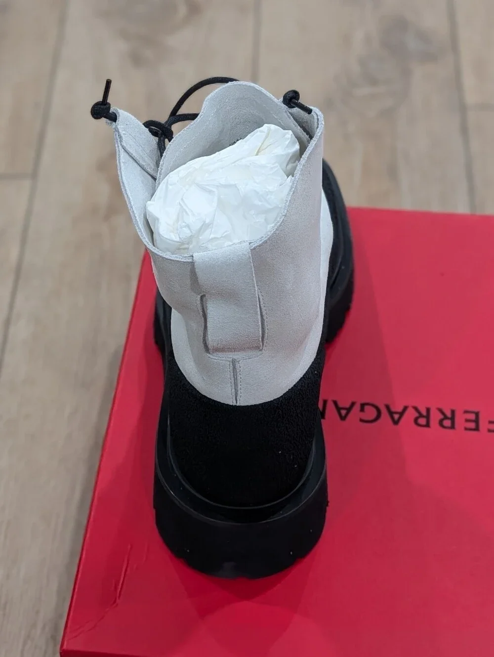 $1450 Mens Salvatore Ferragamo 
